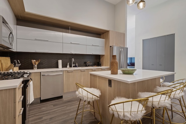 Downtown Charm 2BR Comfort Great Amenities