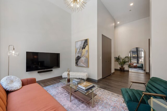 Downtown Charm 2BR Comfort Great Amenities