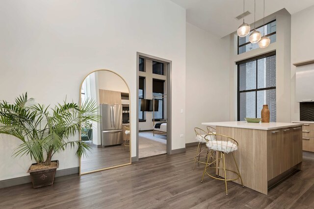 Downtown Charm 2BR Comfort Great Amenities