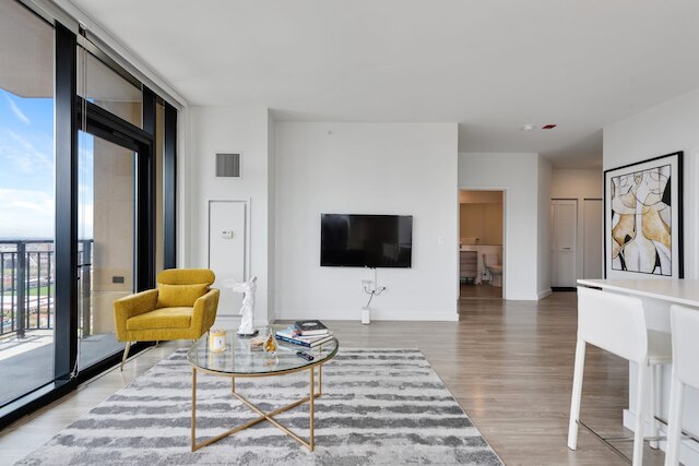 Mag Mile Retreat Stunning Views High-end 2BR