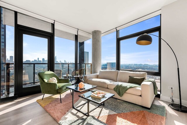 West Loop Oasis Walk to Dining Private Balcony