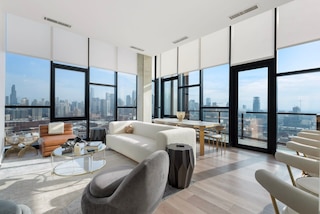 Skyline Penthouse Duo 6 Bedrooms for Large Groups