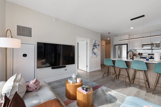 Unforgettable Stay High End 2BR Easy City Access