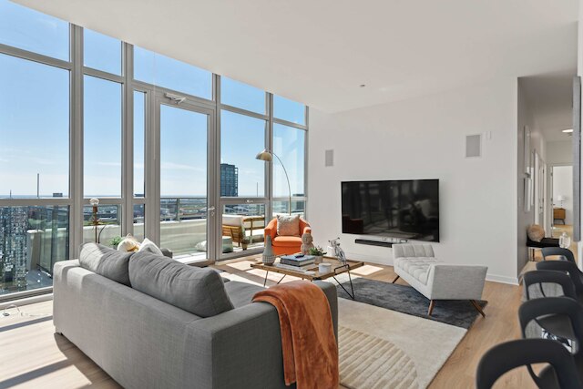 Designer 3BR PH Near Fulton Market