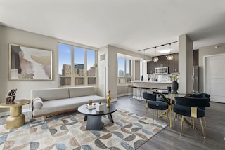 Group Ideal Home 2x 2BR Balcony Prime Location