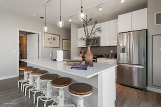 Gold Coast Retreat Skyline Views Walkable