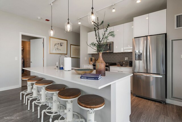 Gold Coast Retreat Skyline Views Walkable