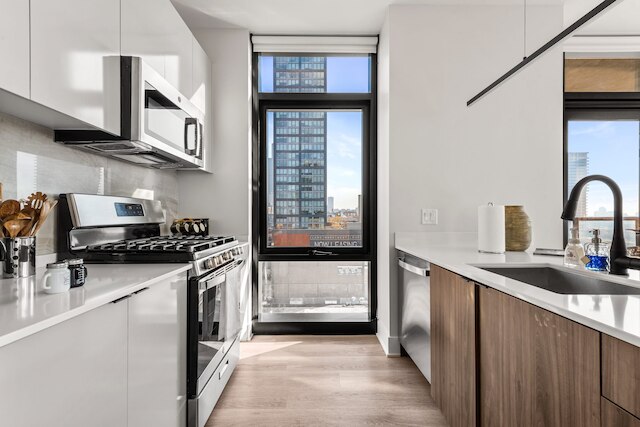 West Loop 3x 2BR Walk to Dining Gym Terrace