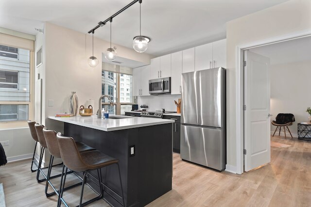 Near Riverwalk 2BR Private Balcony Downtown