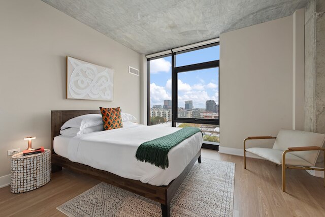 West Loop High-end 2BR Walkable City Views