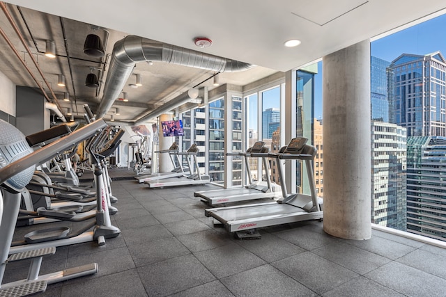 Loop City Views 2BR Apt Near Riverwalk