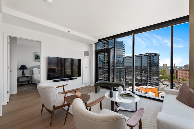 Lincoln Park Oasis Safe Stay Balcony Views