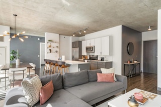 Group Retreat 2 Units Location Near Museums