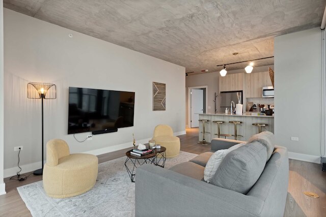 West Loop Duo 2 Stylish 2brs Walk to Dining