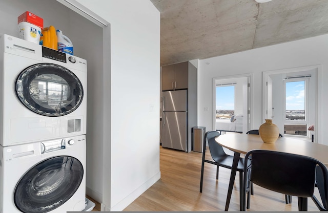 Modern 4BR Free Pkg Near Train Dining