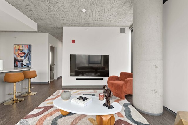 Cloud9 4apt in Building Fultonmkt The Cubist