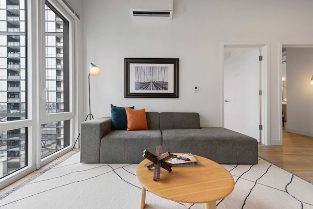 4BR Lincoln Park Getaway Steps to Red Line