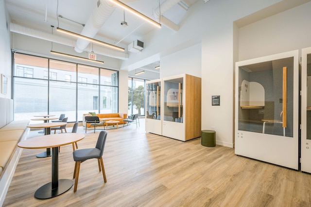 Lincoln Park 8BR Prime Spot Easy City Access