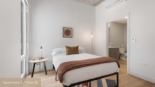 Lincoln Park 8BR Prime Spot Easy City Access