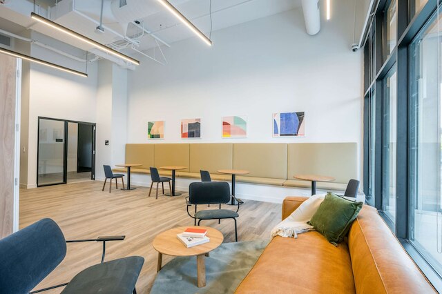 Lincoln Park 8BR Prime Spot Easy City Access