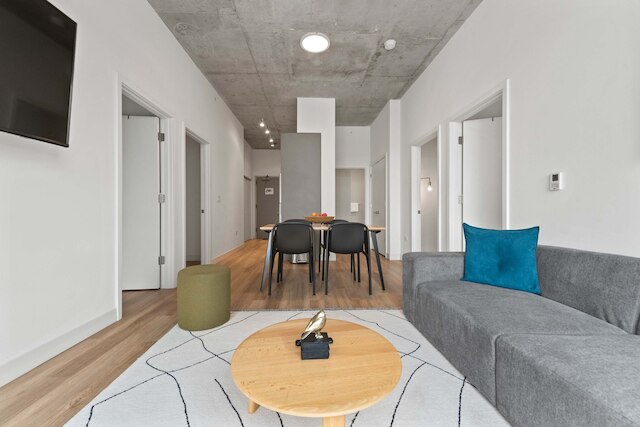 Family-friendly 4BR in Lincoln Park Safe Area