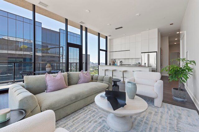 Fulton Market Penthouse 4BR Family Fun Views