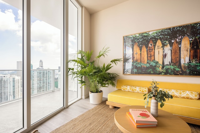 フロー ブリッケル