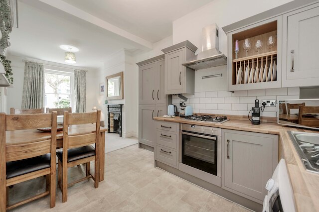 Modern 2 bed Flat - Hammersmith Grove