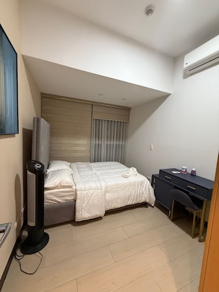 Room-3 Bedroom Executive Suite Room wit