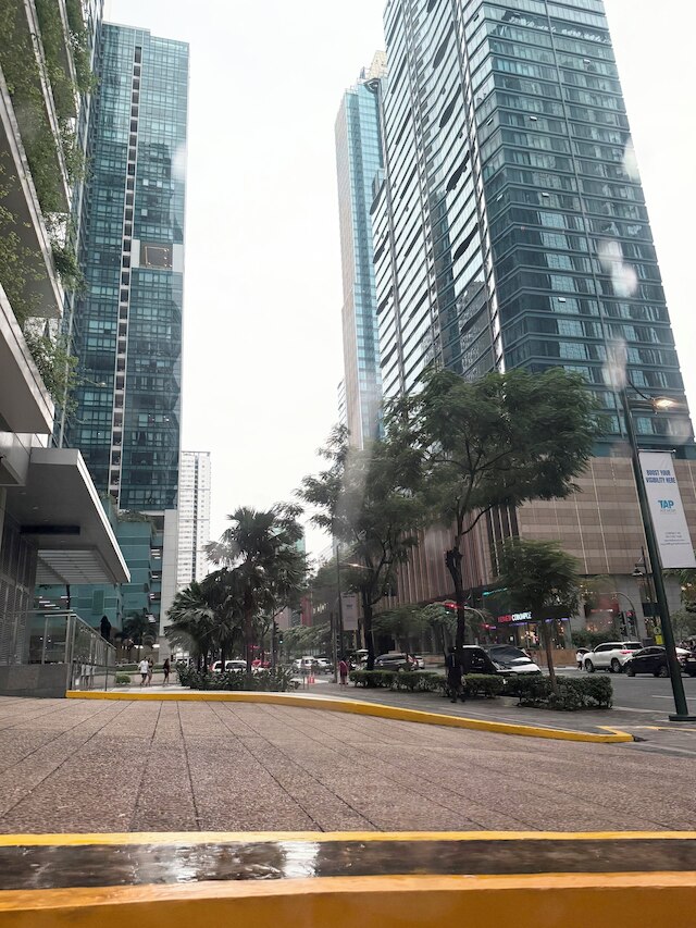 Room-3 Bedroom Executive Suite Room wit