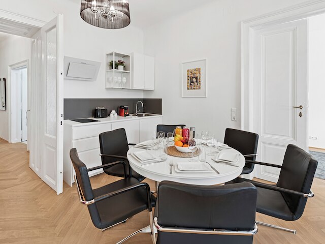 MICE&MEN Serviced Apartment City Center