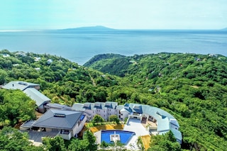 Izu Hotel Resort & Spa