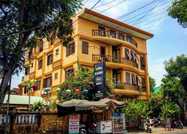 DK's Backpacker Hotel