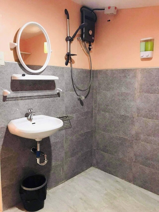 3 Bedrooms 2 Storey House!