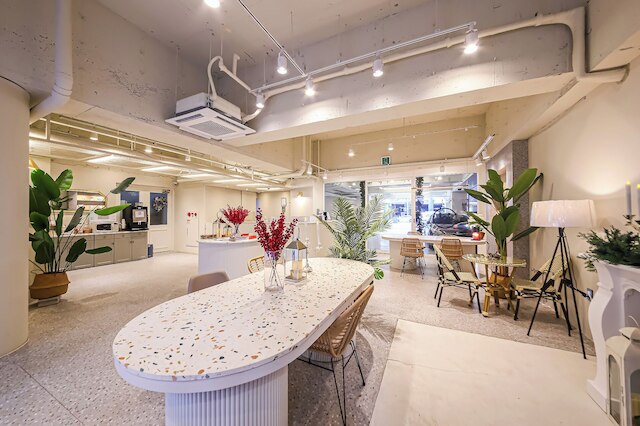 Gwangju W Lounge Hotel