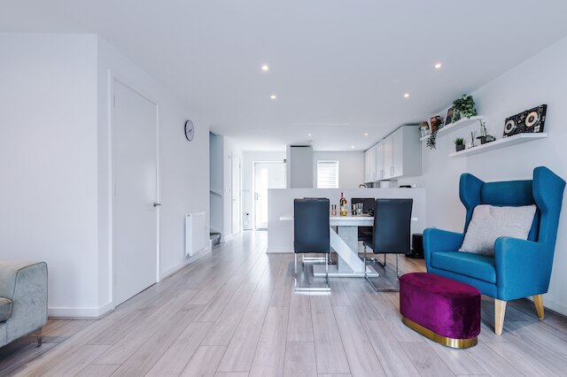 ラグジュアリー 2 ベッドルーム イン サルフォード, スリープス 6, WiFi, パーキング & PS5