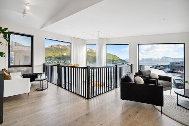 トータルアパートメンツ ノーザン ライツ ペントハウス