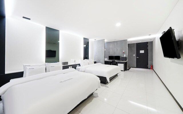 YEONGJU SPA TOURIST HOTEL