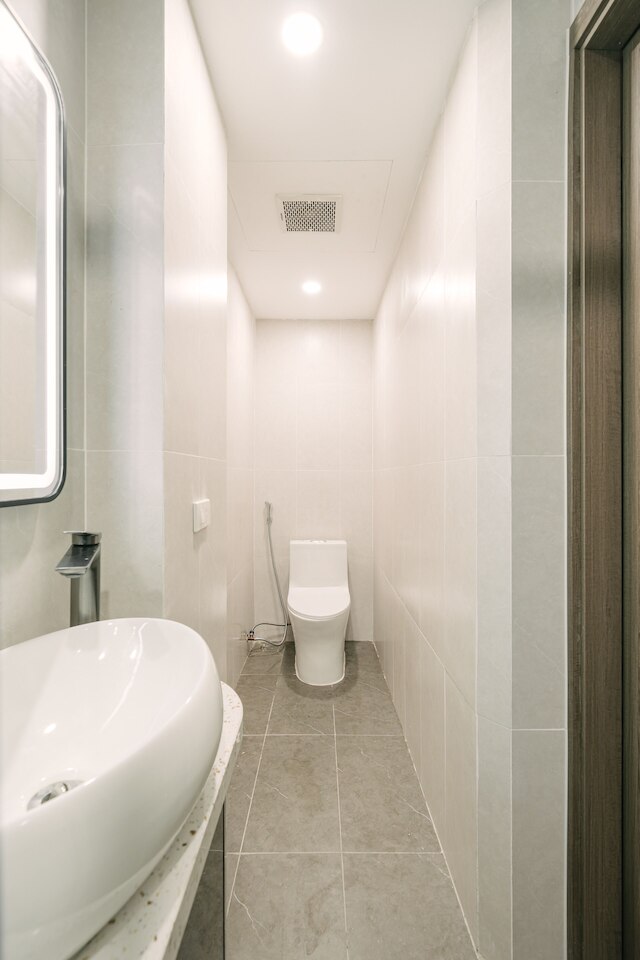 Trainstreet-Oldquarter-Elevator