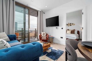 Cottonopolis Suite With 1 Bedrooms and 1 Bathrooms