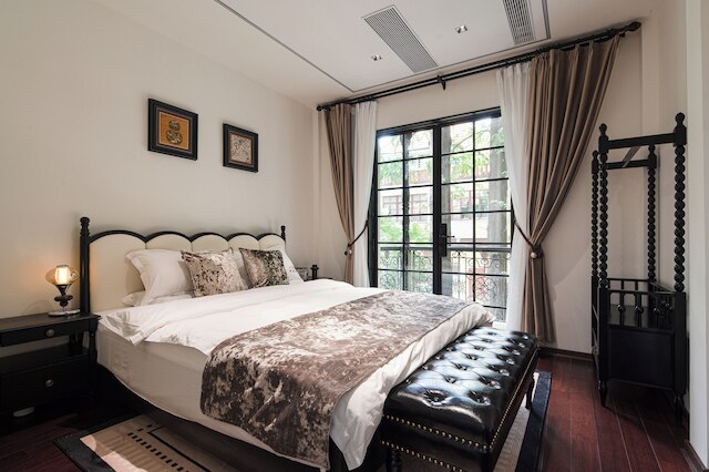 A detached old Shanghai villa