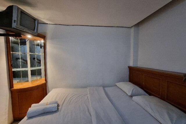 OYO 90952 Hotel Grand Sirao