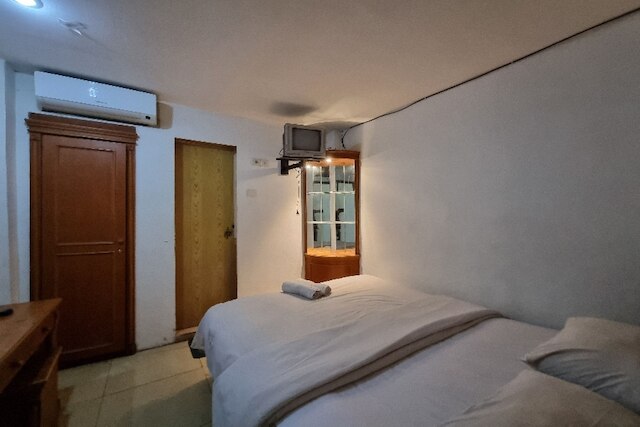 OYO 90952 Hotel Grand Sirao