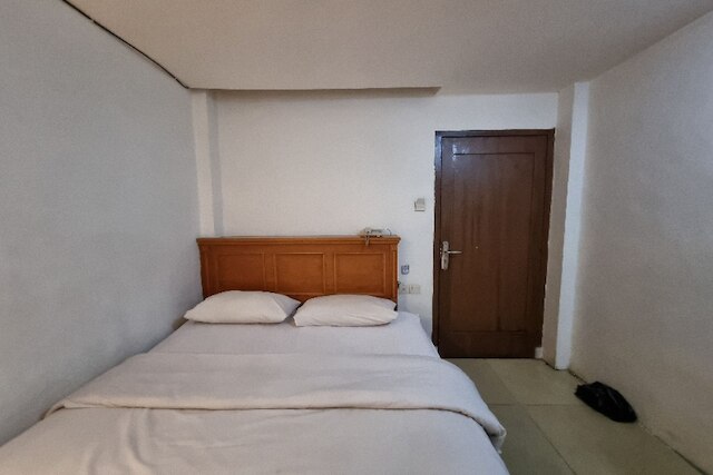 OYO 90952 Hotel Grand Sirao