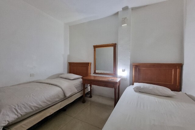 OYO 90952 Hotel Grand Sirao