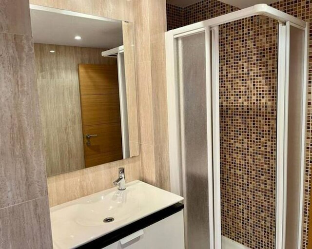 Large Apartment Near Fira and City Center