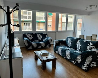 Large Apartment Near Fira and City Center