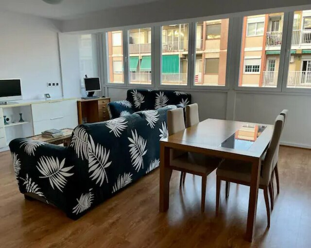 Large Apartment Near Fira and City Center