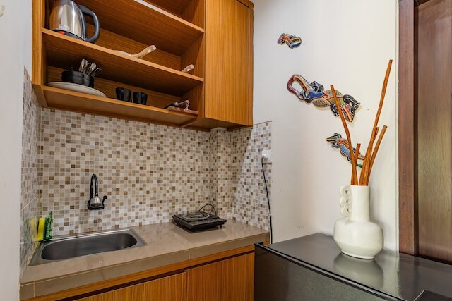 Kubu Deandari Guest House