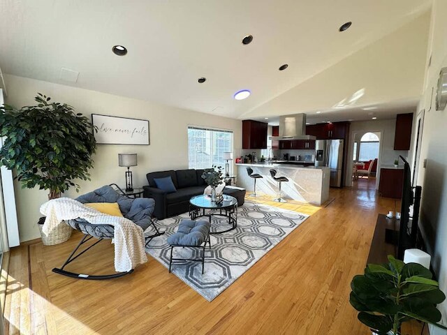 South SF Spacious Entire Unit With 3brs 3bth on 2F